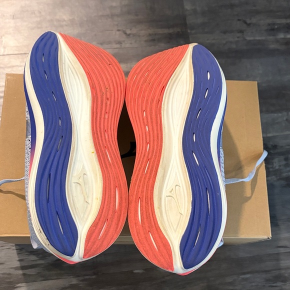 Mizuno Athletic Shoes in Lavender and Pink - Picture 6 of 7